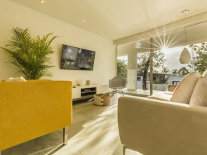 Boca Catalina Modern Villa