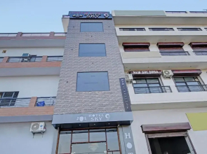 OYO Townhouse 1003 Hotel Sky 9