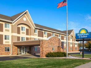 Days Inn & Suites by Wyndham Green Bay WI.