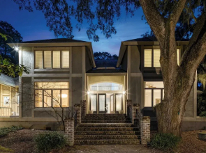 Hilton Ivory by Avantstay Luxe Home + Pool/patio