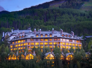 Luxe Pines Lodge Townhome Sleeps 10 4 Bedroom Townhouse by RedAwning