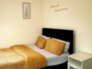 1 Bed - Sleeps 4 - Wolverhampton City Centre