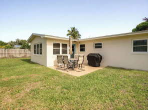 Walk to Jetty Park: Harbor District Home!