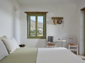 Spacious 6 Bdrm Stone Villa With Pool