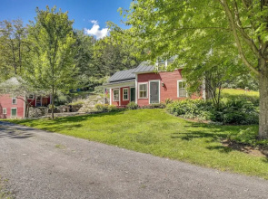 Warren Vacation Rental ~ 3 Mi to Sugarbush Resort!