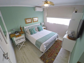 Dolphin Inn Guest House