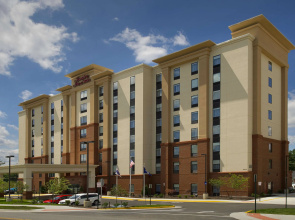 Hampton Inn & Suites Falls Church