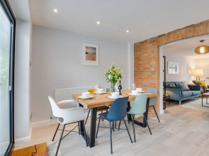 Cosy and Comfortable Holiday Home in the Centre of Padstow, Close to the Beach