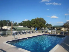 Southern Palms Park Model 4