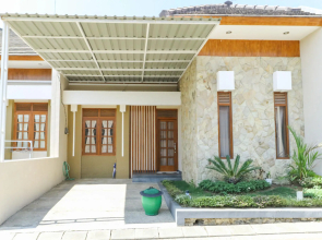 Batu Villa and Residence By Pinky