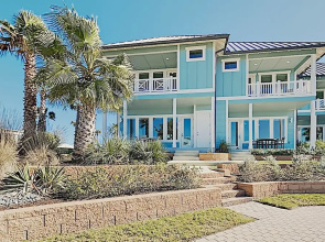 Bayfront 3br W/ Patio & Pool 3 Bedroom Condo