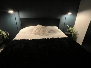 Black Pearl apartment