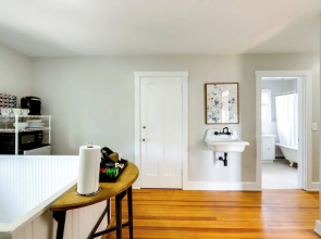 Cincinnati Apartment: 1 Mi to Hyde Park Square!