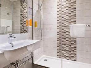 Premier Inn Dubai Ibn Battuta Mall