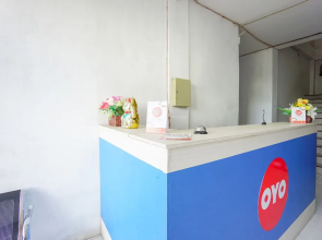 Edward Residence Malalayang by OYO Rooms