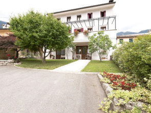 Simplistic Apartment in Miane by the Lake