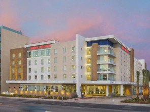 Hampton Inn & Suites LAX El Segundo