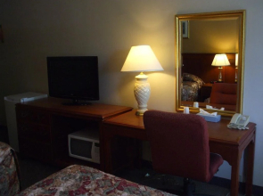 Forest Plaza Motel