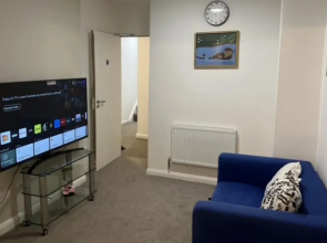 5 Bedroom Cosy Bloxwich Stay - Wifi & Free Parking