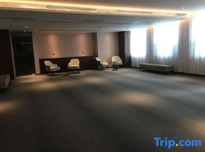 Yueman Hotel (Lanzhou Zhongchuan Airport Rainbow City)