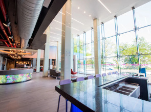 Aloft New York LaGuardia Airport