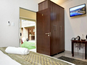 Five O'clock Zen Boutique Guest House