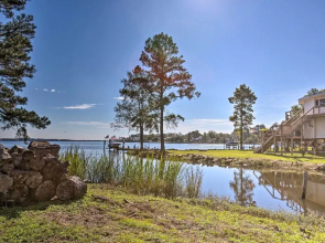 Riverfront New Bern House: Gourmet Kitchen & View!