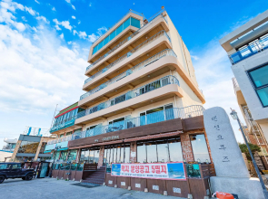Sokcho Pension Cruise