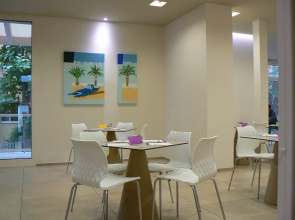 L'Hotel