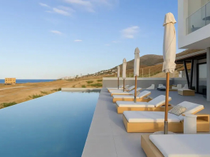 Villa Luxury Heaven - With Heated Pool