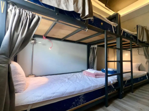 40Inn Backpackers Warehouse