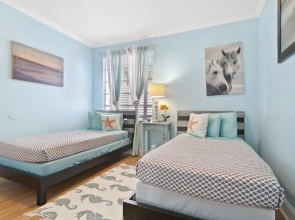 2 Bedroom Deluxe Apt on Collins Ave