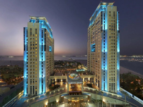 Al Habtoor Grand Resort, Autograph Collection®