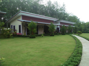 Phuket Sirinapha Resort