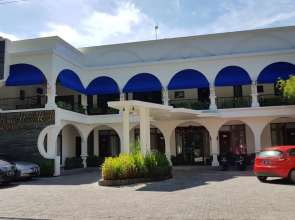 Casa de Wanea Hotel & Resto