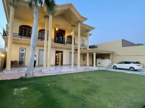 Shelton Hotel Mardan