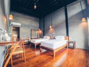 Demoso Lodge - Hostel