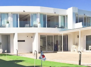 Peach on Beach Boutique Guesthouse