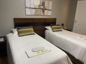 Lakeview Guest House
