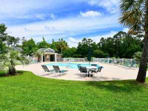 Located On The Ground Level And Across From The Pool With Pass To Huntington State Park! 2 Bedroom Condo by Peace Vacations
