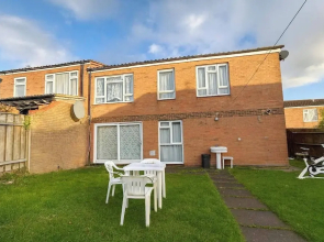 Wycombe Oasis - Cozy 3-bed House Retreat