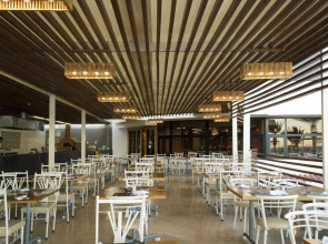 SUNRISE Holidays Resort (Adults Only)