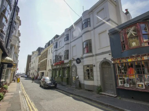 Mucky Duck House Central by Brighton Holiday Lets