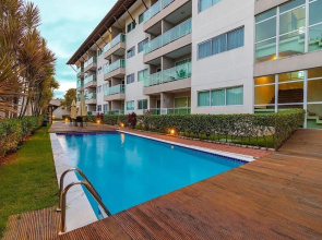 Porto Plaza #210 - Triple Flat by Carpediem