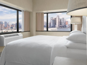 Sheraton Lincoln Harbor Hotel