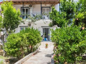 Irini Apartments and Studios
