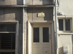 Petite chambre meublée au cœur de ville - chez l'habitant