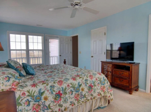 Victoria 3 Br Home By Redawning