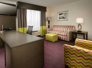 Hampton Inn & Suites Buffalo Airport