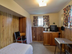 Oakwood Motel